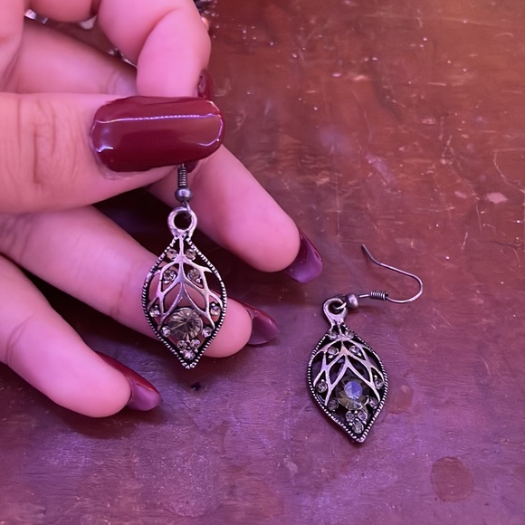 diamond leaf earrings - Picture 3 of 3